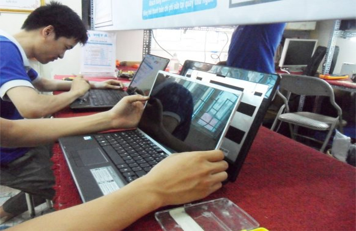 THAY-MAN-HINH-LAPTOP